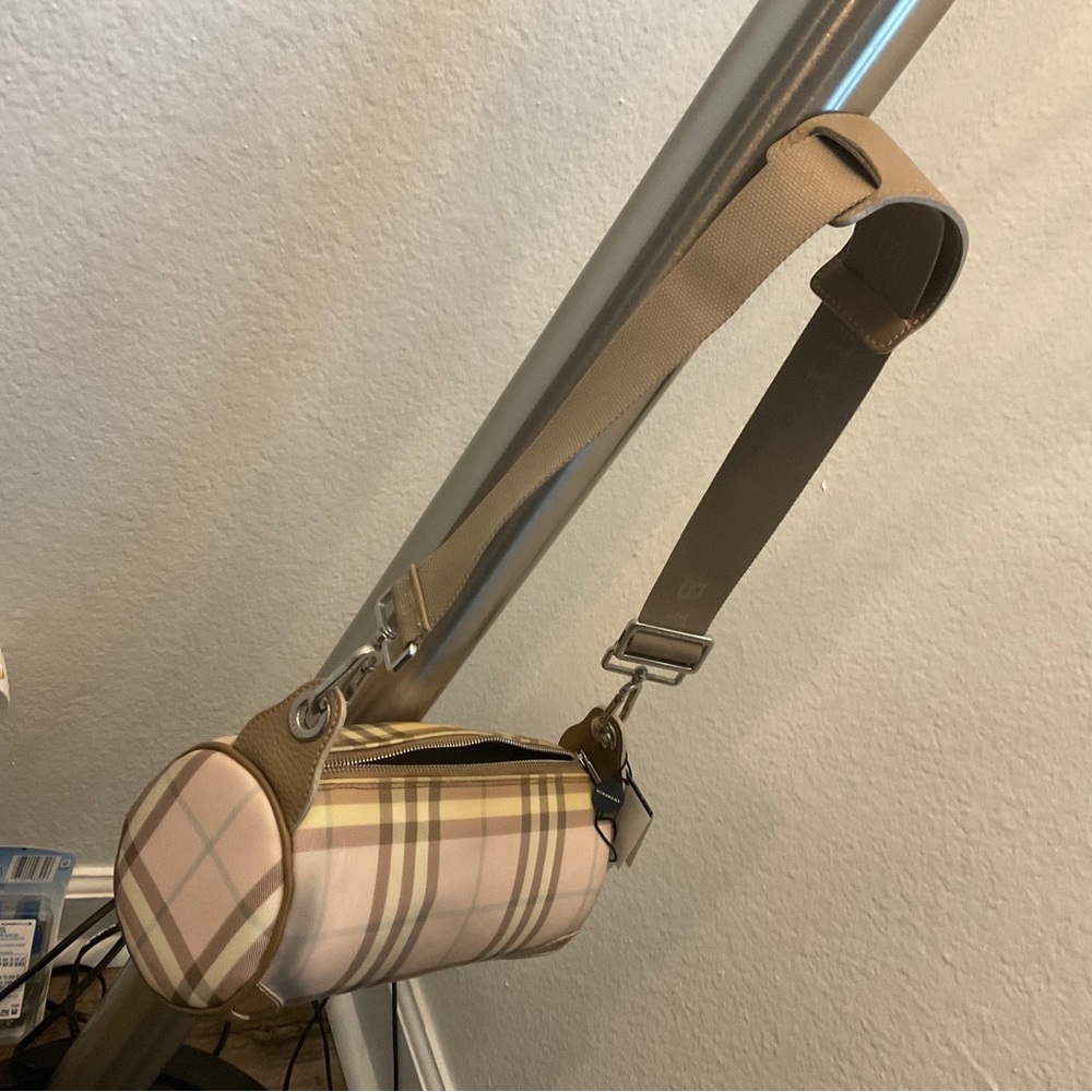 Burberry tote barrow bag
